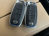 インテリジェントキーでドアの開閉ラクラク!キーを取り出して開ける必要が無いので、荷物を持っている時や、雨の日は便利ですよ!