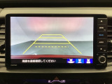 バックでの車庫入れも安心です! リアカメラが付いているバックモニター付のナビを装備しております。操作線もついており距離感も画面から確認できます。
