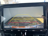 バックガイドモニター装着車は後退時の強い味方です!車庫入れや縦列駐車の際、後退操作の参考になるガイドラインをナビ画面に表示します。