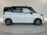両側パワースライドドア付きだから、狭い駐車スペースなどでの 乗り降りラクラク!小さなお子さまのいるご家庭には嬉しい装備。