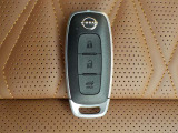 【 インテリジェントキー 】 キーを持っていればドアノブのボタンで車の鍵の開錠と施錠もできます。キーを取り出す手間がなくなります。