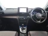 スイッチ類やメーター類を見やすく配置した、直感的で扱いやすいインパネ。初めて運転される方でも、迷わず操作出来る安心設計です。