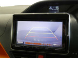 バックガイドモニターで、後方を確認しながら安心して駐車することができます。運転初心者も熟練者も必須の機能ですよ!