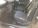 【運転席・助手席】です!実際お座りいただくのが分かりやすいと思いますので、ぜひお気軽にご来店ください♪状態もいいですよ☆