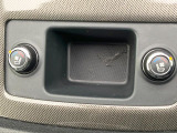 【シートベンチレーション】夏場は涼しい風でお尻や背中の熱やムレを防ぎ、冬はエアコンよりも早く温まってポカポカに!季節を問わず快適に過ごせます。
