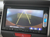 ◆リアワイドカメラシステム◆3種類の表示で後方確認をサポート♪セレクトレバーを「R」の位置に入れるとカメラ画像に切り替え。ノーマルビューでは従来のリアカメラと同様の標準的なビューで表示します!