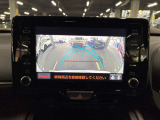 ディスプレイオーディオやカーナビは、現代のドライブにおいて欠かせない装備のひとつです。初めての場所でも迷いにくく、快適なルート案内で運転をサポートします。移動中のエンターテインメント性も高まります。