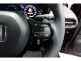 Hondaセンシングの機能のひとつ、アダプティブクルーズコントロール付!アクセルから足を離しても設定したスピードと前車との車間を保ち走行してくれます!車線維持もアシスト☆高速道路で疲労軽減ですね☆