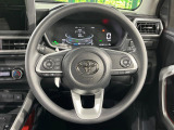 インテリアに合わせたデザインのステアリングは、運転される方のことも考え、運転しやすい形状、大きさです。是非一度、実際に触ってお確かめください。