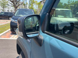 毎日使うドアミラーの状態確認に。鏡面のキズやカバーの擦れ、格納部の具合、装備有無も◎。