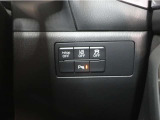 【パーキングセンサー】障害物などが車両に近づいた際に、音と画面表示にてお知らせしてくれます。警告音も段階的に鳴ってくれるので、どのくらいの近さなのか感覚的に察知することが出来ます♪