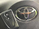 【キーレス】少し離れた場所からでもボタン一つでドアの開錠・施錠ができるのでとっても便利!ドアの鍵穴周りに傷をつけることもありません♪