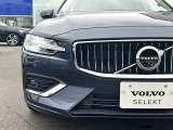 北欧流のラグジュアリーを体現したV60。伝統的なスカンジナビアン・デザインを継承しながら、躍動感にあふれ優雅な雰囲気を身にまとう、新しい潮流を具現化したスタイリングです。