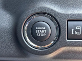[キーレスプッシュスタートシステム]リモコンキーが車内にある状態でブレーキを踏みながらボタンを押すだけで、エンジンのスタートが出来ます!
