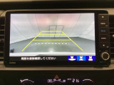 バックでの車庫入れも安心です! リアカメラが付いているバックモニター付のナビを装備しております。操作線もついており距離感も画面から確認できます。