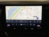 G-Link契約でご利用いただけるセンター通信型のナビ機能「コネクティッドナビ」を装備。従来のナビゲーションよりもリアルタイムな情報提供を可能にしました。