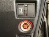 左側電動スライドドアは運転席からでも操作ができるように、ハンドル付近に開閉の操作スイッチが付いています。