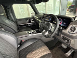 メルセデス・ベンツの定める厳しい基準をクリアしたお車のみをご案内させて頂きます。納車前整備はメーカー規定に基づき100項目以上にも及ぶ点検を熟練のメカニックによって行いご納車させて頂きます。