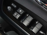 電動格納式ドアミラー・パワーウインドウを装備しています。