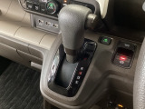 オートマチックシフトレバーは、手になじみ操作しやすい形状で安全運転にもつながります♪