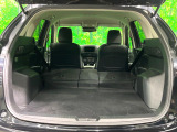 普段のお買い物や通勤、送迎等に十分な荷室スペースを確保しております。セカンドシートを倒すと、大きな荷物の積載も可能です♪