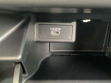 グローブBOXの中にはHDMI入力端子あります。