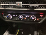 フロント両席にはシートヒーターが付いています!寒い日に便利な装備ですね。