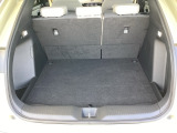 広々としたトランクスペースを備えており、日常の買い物から旅行の荷物までしっかり収納。使い勝手の良い荷室で、さまざまなシーンに対応できます。