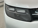 LEDヘッドライトは、点灯の瞬間から最大光量を発揮し、突然暗くなるトンネルなどでの安定感を高めます。