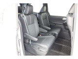 ■車内クリーニング■専門スタッフが見えないところまで徹底洗浄!車内のニオイもリフレッシュ!目に見えないところまで美しくがモットーです。だから、当店の中古車は内装にも自信があります!