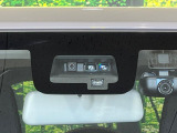 【スズキ セーフティサポート】走行中に前方の車両等を認識し、衝突しそうな時は警報とブレーキで衝突回避と被害軽減をアシスト。より安全にドライブをお楽しみいただけます。