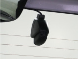 ◆リアにもドライブレコーダーを装備しております◆映像・音声などを記録する自動車用の装置です。もしもの事故の際の記録はもちろん、旅行の際の思い出としてドライブの映像を楽しむことができます。