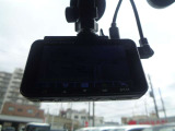 運転状況を、映像と音で記録するミルモアイ製前後ドライブレコ-ダ-。お問い合わせは03-5672-1023へ