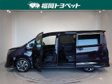 両側パワースライドドア付きだから、狭い駐車スペースなどでの 乗り降りラクラク!小さなお子さまのいるご家庭には嬉しい装備。