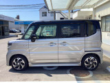 サイドビューです。車が走り去るまで、人の目に移りこむもの。見る人を魅了したい・・・。そんな想いでマツダデザインは作り出されています。
