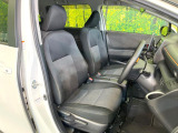 運転席シート廻りは使用感も少なく、良好な状態となっています。前オーナー様が丁寧に使っていたことがよくわかりますね。