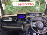 フロントガラスが大きく、ワイドな視界で運転もしやすくなるように、設計されています。