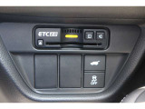 有料道路のレーン通過に便利なETC2.0車載器を装着しています。ご利用にはセットアップが必要となります。