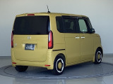 バックカメラが付いているのでバックでの車庫入れも安心です。
