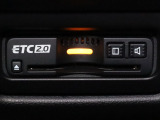 装備されているビルトインタイプのホンダ純正ETC車載器です。セットアップしてからご納車致します。ETCカードを差し込めば高速道路の出入り口ゲートを楽々通過出来ます。