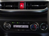 車内を快適に、オートエアコンを装備しています。