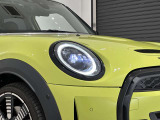 LEDヘッドライト・1目でMINIと分かる丸目のライトです。