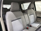 高いホールド性で運転姿勢が安定します。長距離ドライブでも疲れにくいのが魅力です。