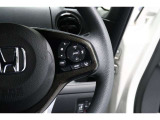 Hondaセンシングの機能のひとつ、アダプティブクルーズコントロール付!アクセルから足を離しても設定したスピードと前車との車間を保ち走行してくれます!車線維持もアシスト☆高速道路で疲労軽減ですね☆