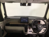 【前方視界】開放的な前方視界!運転がしやすく疲れにくいです♪窓が大きく、見通しがとっても良いおクルマですよ♪
