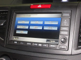 ナビゲーションは純正HDDナビを装着しております。AM、FM、CD、DVD再生、音楽録音再生、フルセグTVがご使用いただけます。初めて訪れた場所でも安心ですね!