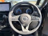 【プロパイロット】高速道路でお使い頂ける自動の運転技術です!アクセル・ブレーキ・ハンドルの操作を自動で判断し、車間距離や走行位置を保ちます!