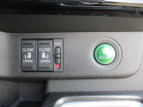 運転席から両側のドアを開閉できるスイッチを装備。送迎時など、座ったままスムーズに操作が行えます。