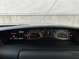 ホンダセンシング装着車となっております。衝突軽減ブレーキ、誤発進抑制機能、歩行者事故低減ステアリング、路外逸脱抑制機能、アダプティブクルーズコントロール、車線維持支援システム他、安全運転を幅広く支援。
