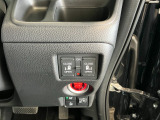 【リア両側パワースライドドア】リモコンなどで自動開閉。Hondaスマートキーを携帯していれば、軽い力で解錠とドアオープンが行えます。半ドア状態まで閉めると、自動的に全閉する機能付き。